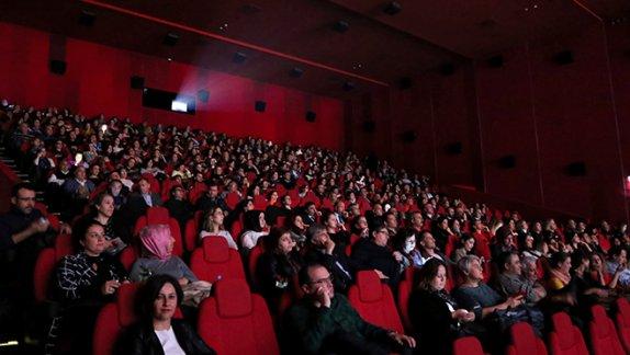 İzmir İl Milli Eğitim Müdürlüğü Öğretmenler Günü Etkinlikleri Kapsamında Ayla Filminde 700 Öğretmenle Bir araya Geldi
