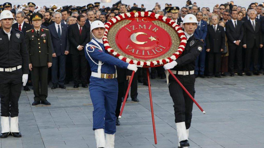 İzmir İl Milli Eğitim Müdürlüğü, Karşıyaka´da "10 Kasım Atatürkü Anma Etkinliği" Düzenledi