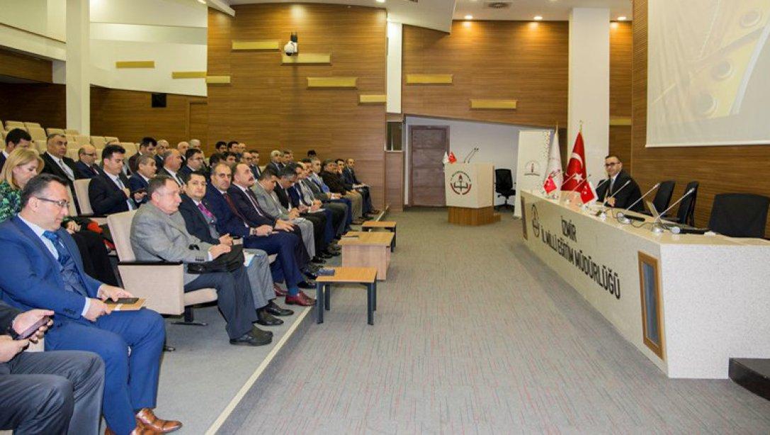 İzmir İl Milli Eğitim Müdürü Dr. Ömer Yahşi İlçe Milli Eğitim Müdürleriyle Toplantı Yaptı