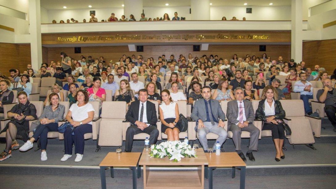 İzmir İl Milli Eğitim Müdürlüğü Zeynep Dereli ile Eğitimcileri Buluşturdu