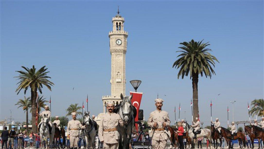 İzmir'in Kurtuluşunun 99. Yıl Dönümü Törenlerle Kutlandı
