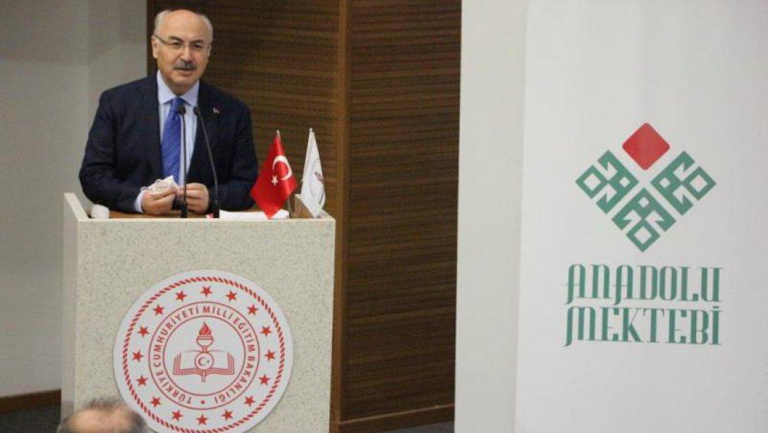 Anadolu Mektebi Yürütme Kurulu Başkanı Prof. Dr. Sami Güçlü, İzmir'de Öğrenci ve Öğretmenlerle Buluştu