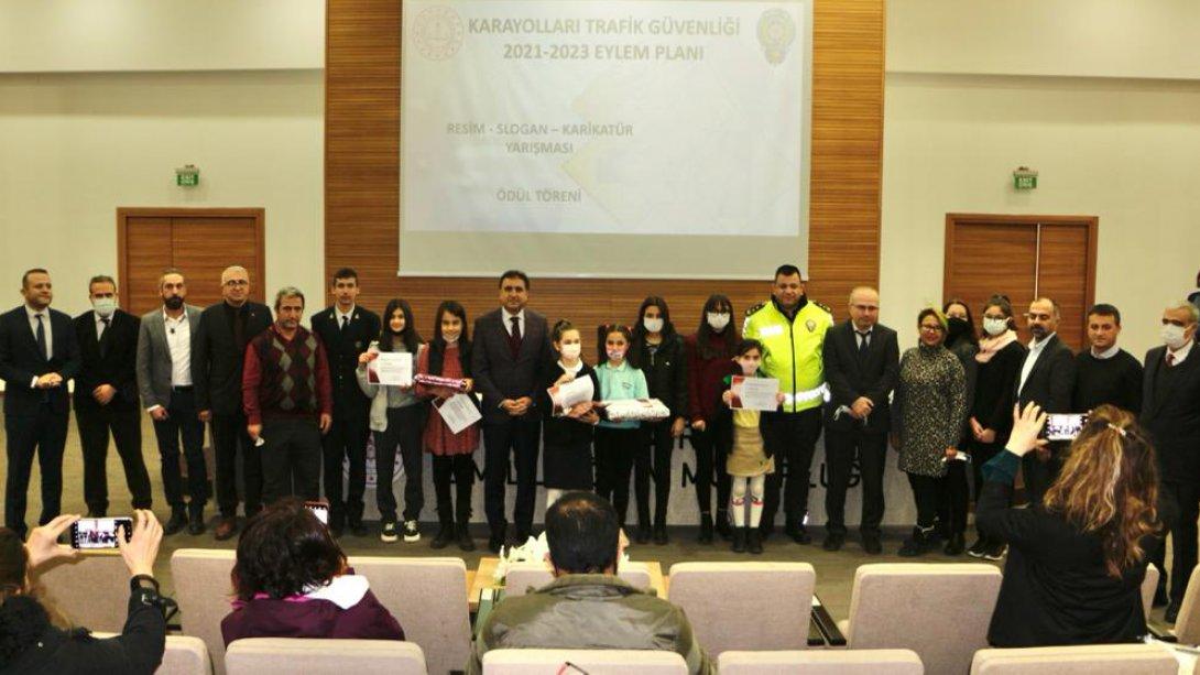 İzmir İl Milli Eğitim Müdürlüğünün Karayolu Trafik Güvenliği Konulu Resim, Slogan ve Karikatür Yarışması Sonuçlandı