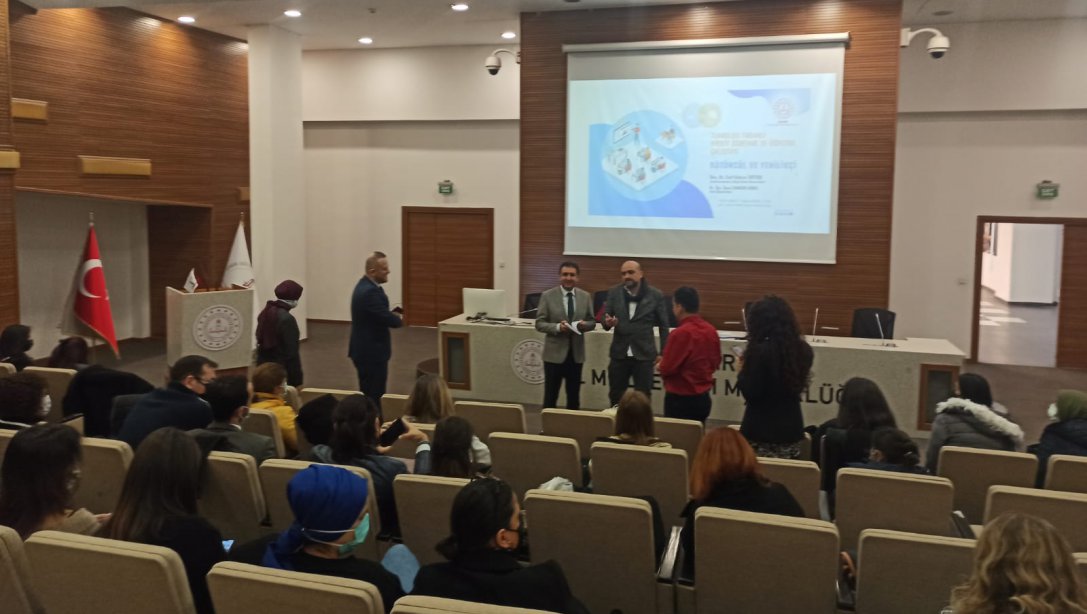 İzmir İl Milli Eğitim Müdürlüğünün Teknoloji Tabanlı Hibrit Öğrenme ve Öğretme Çalıştayı Gerçekleştirildi 