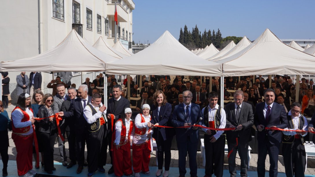 'Geleceğin Özel Çocuklarının Eğitimi Projesi İzmir'in Proje Kapanış Ve 14 İşliğin Açılış Programı' Coşkulu Geçti