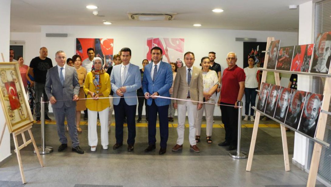 '15 Temmuz Şehitleri' Sergisi İzmir İl Milli Eğitim Müdürlüğü Sergi Salonunda Açıldı