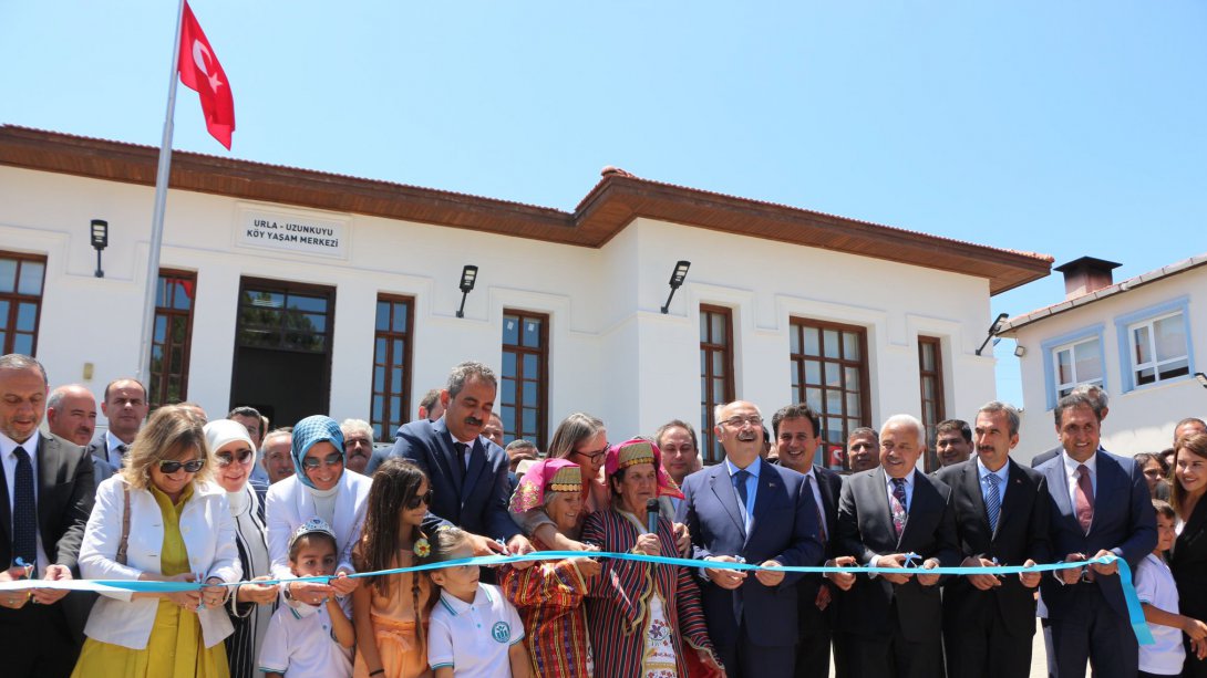 Milli Eğitim Bakanı Mahmut Özer, Urla Uzunkuyu Köy Yaşam Merkezinin Açılışını Gerçekleştirdi