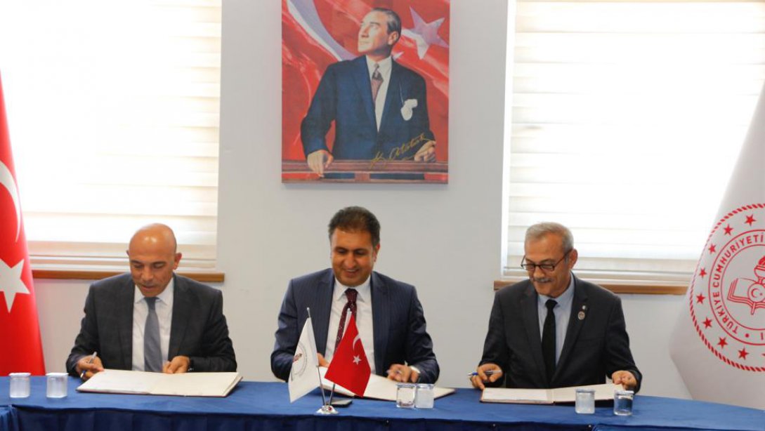İzmir İl Milli Eğitim Müdürlüğü, İzmir İl Emniyet Müdürlüğü ve TEMŞAD arasında 'İşbirliği Protokolü' İmzalandı