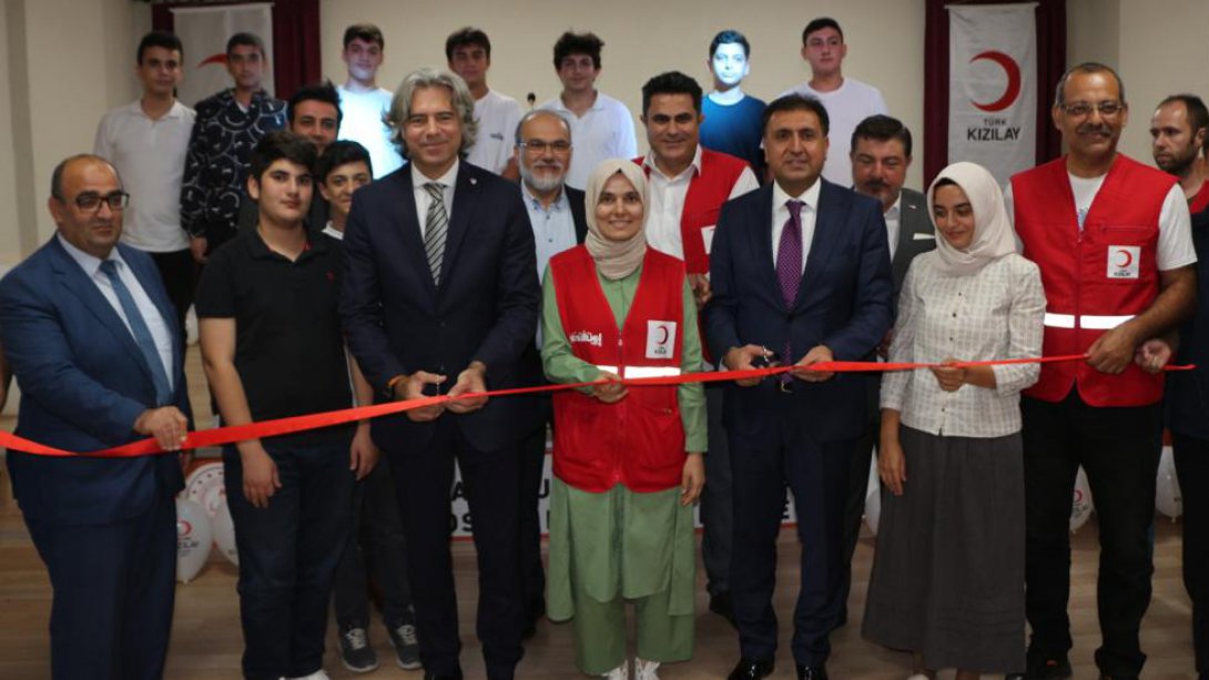 İzmir İl Milli Eğitim Müdürü Dr. Murat Mücahit Yentür, Bayraklı Hisar AİHL Konferans Salonunun Açılışını Gerçekleştirdi