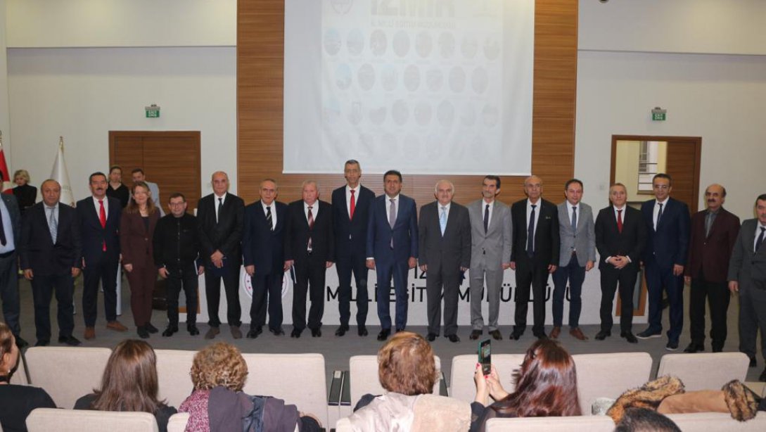 İzmir İl Milli Eğitim Müdürlüğünde Emekli Olan Personel İçin Plaket Töreni Gerçekleştirildi