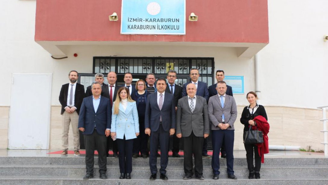 İzmir İl Milli Eğitim Müdürü Dr. Murat Mücahit Yentür Karaburun'da Eğitim Yöneticileri ile Toplantı Yaptı ve Kurum Ziyaretlerinde Bulundu