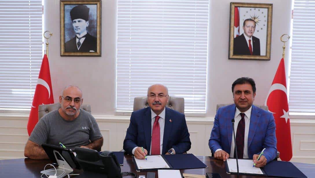 İzmir Valiliği Himayesinde  İzmir İl Milli Eğitim Müdürlüğü ve Hacı Cemal Yiğit Vakfı Arasında Protokol İmzalandı