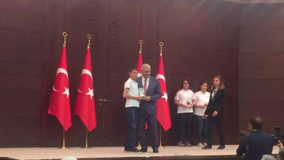 Başbakan Binali  Yıldırım, 15 Temmuz Şehitlerini Anma ve Demokrasi Zaferi Resim, Şiir ve Kompozisyon Yarışması Ödül Törenine Katıldı