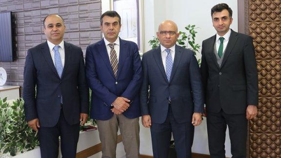 Yeşilay Genel Başkanından İl Milli Eğitim Müdürümüz Sayın Ömer Yahşi´ye Ziyaret