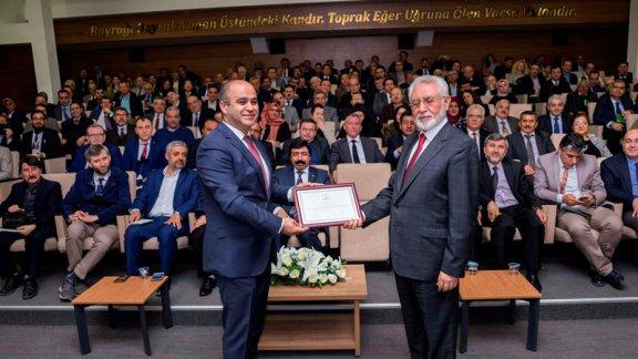 İzmir İl Milli Eğitim Müdürlüğü, Mardin Artuklu Üniversitesi Rektörü Prof. Dr. Ahmet Ağırakça İle Eğitimcileri Buluşturdu