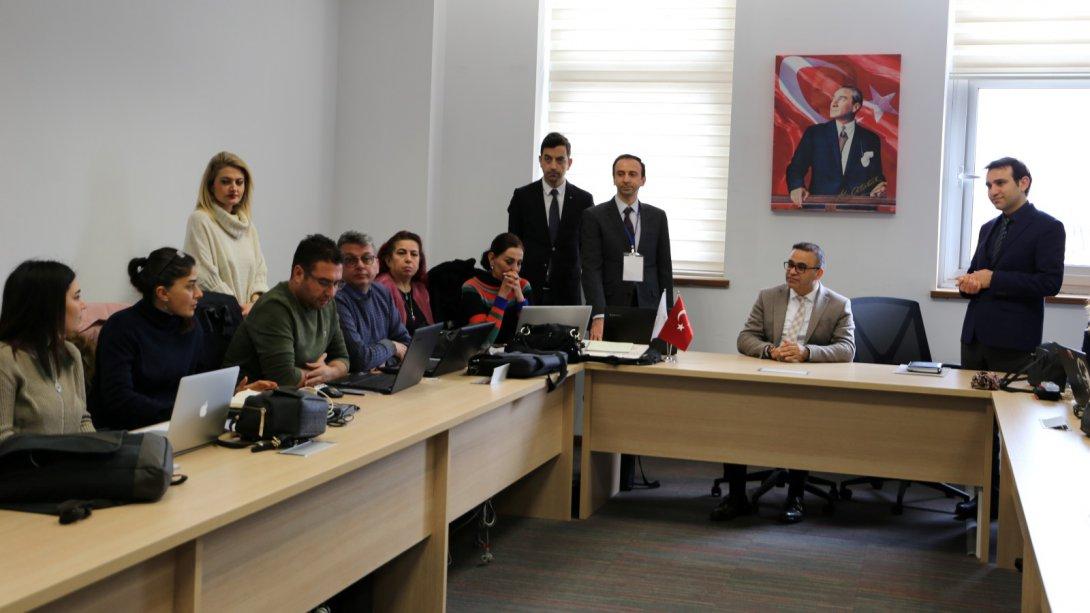 İzmir İl Milli Eğitim Müdürü Dr. Ömer Yahşi, Soru Hazırlama Komisyonu ve Ölçme Değerlendirme Ekibi İle Bir Araya Geldi