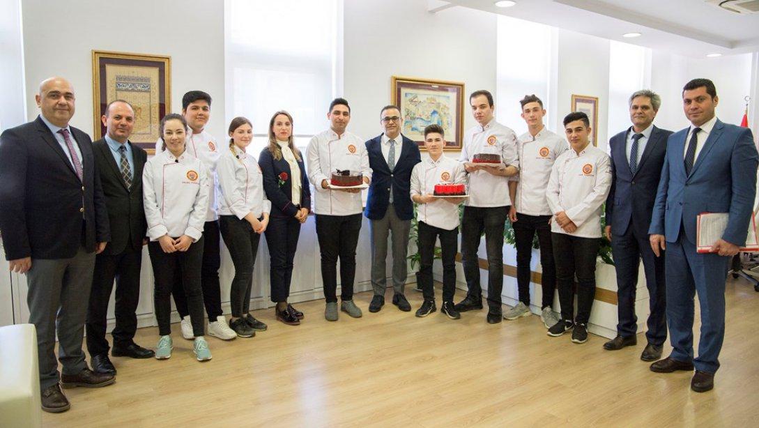 Pastacılık Dalı Öğrencilerinden İzmir İl Milli Eğitim Müdürü Dr. Ömer Yahşiye Ziyaret