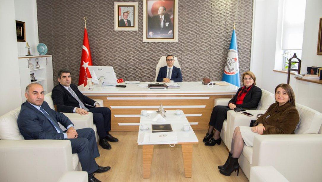 Azerbaycan Eğitim Müşaviri İzmir İl Milli Eğitim Müdürü Dr. Ömer Yahşi´yi Ziyaret Etti 