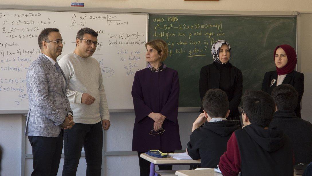 Milli Eğitim Bakanı Ziya Selçukun eşi Rana Selçuk, İzmirde Bir Dizi Ziyarette Bulundu