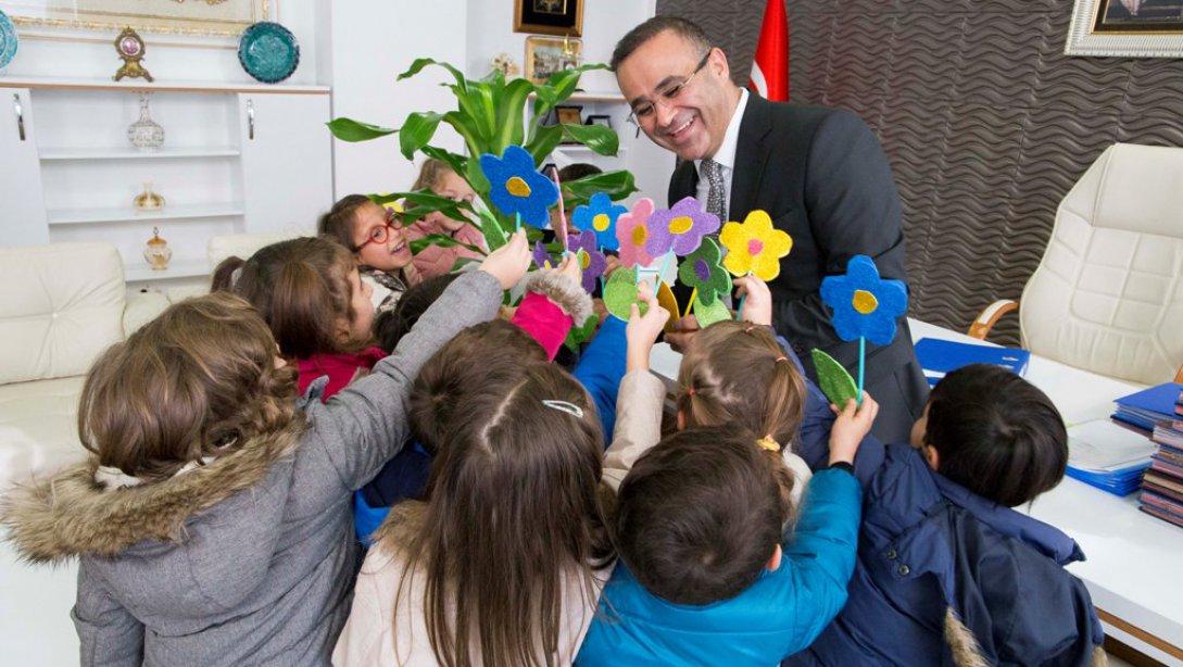 İzmir İl Milli Eğitim Müdürü Dr. Ömer Yahşi'nin Ramazan Bayramı Mesajı