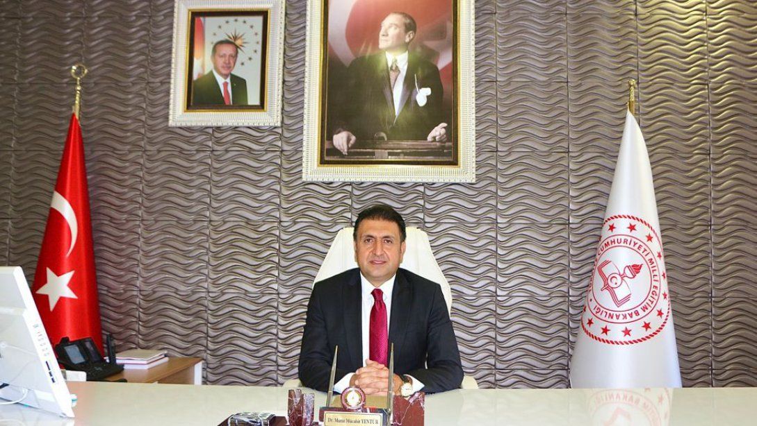İl Milli Eğitim Müdürümüz Dr. Murat Mücahit Yentür'ün Yeni Yıl Mesajı