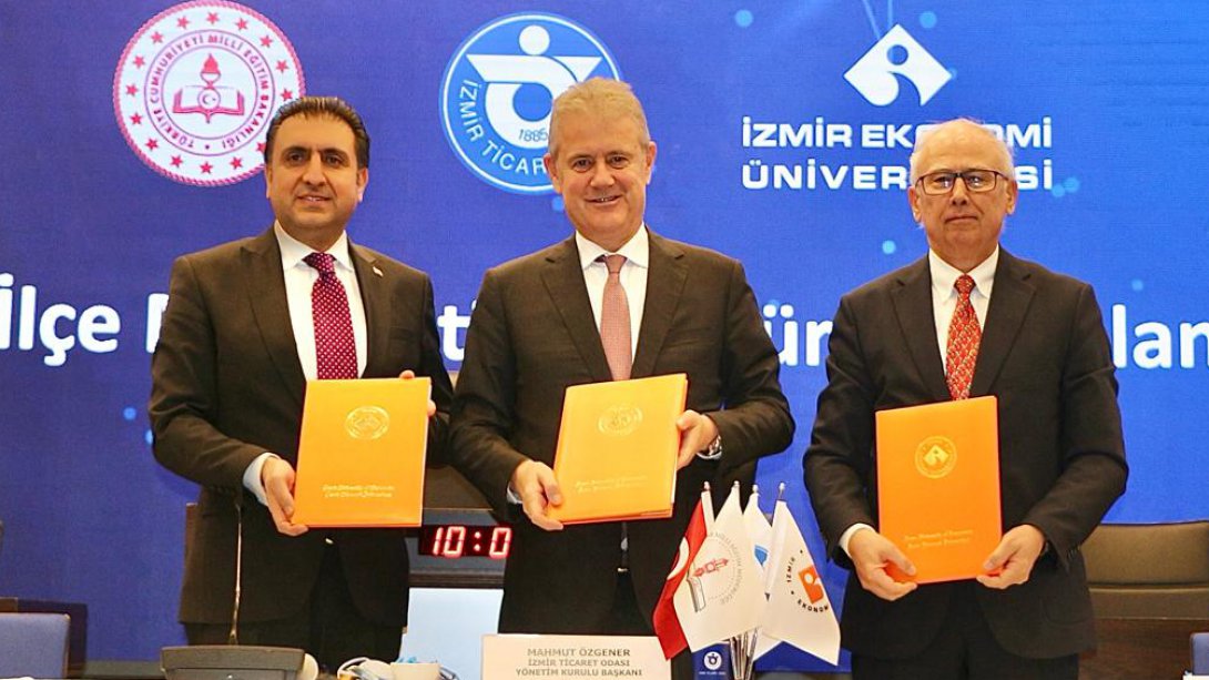 İzmir İl Milli Eğitim Müdürlüğü ile İzmir Ekonomi Üniversitesi arasında 'Eğitimde İşbirliği Protokolü' İmzalandı