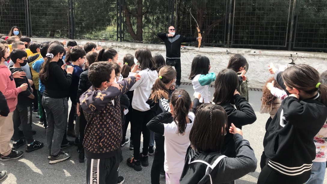 İzmir İl Milli Eğitim Müdürlüğü  'Okulumda Güçlü Adımlar' Projesi Kapsamında Çalışmalarına Aralıksız Devam Ediyor