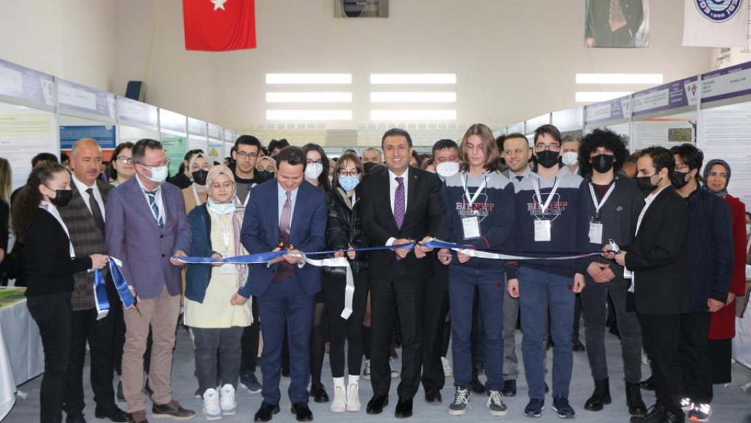 'TÜBİTAK 53. Lise Öğrencileri Araştırma Projeleri İzmir Bölge Yarışması Sergisi'nin Açılışı Yapıldı