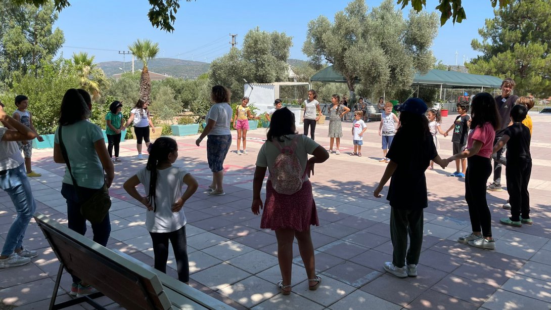 Urla Uzunkuyu Köy Yaşam Merkezi Yaz Etkinlikleri 'Masal Dünyası' ile devam ediyor
