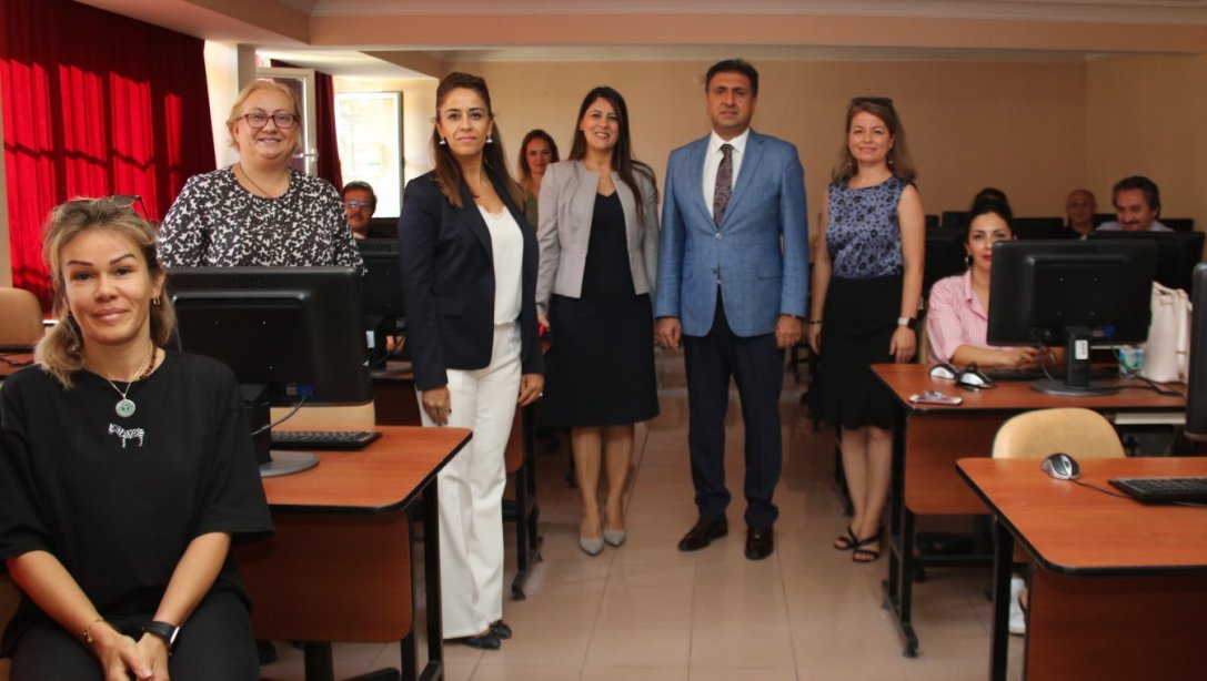 İzmir İl Milli Eğitim Müdürlüğünün 'DESMOS ile Matematik Öğretimi' Eğitimleri Devam Ediyor