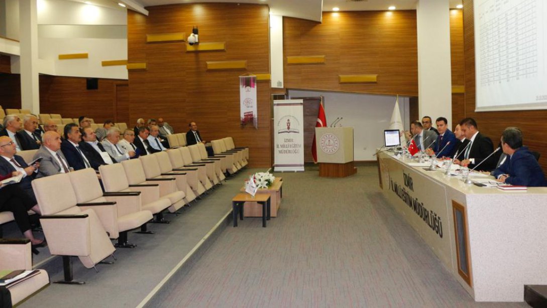 İzmir İl Milli Eğitim Müdürlüğünde Değerlendirme Toplantısı Yapıldı