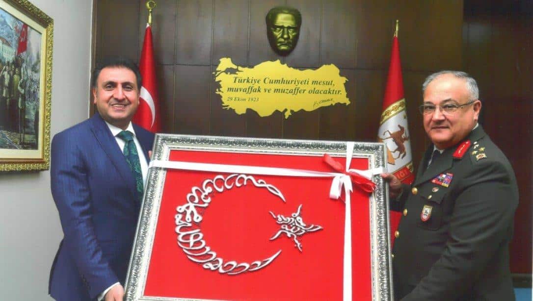İl Milli Eğitim Müdürümüz Dr. Murat Mücahit Yentür, Ege Ordusu Komutanlığına atanan Korgeneral Kemal Yeni'yi ziyaret etti.