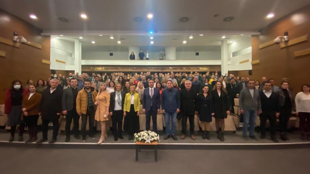 İzmir İl Milli Eğitim Müdürlüğünde Eğitim Yöneticileri Bilgilendirme Toplantısı Gerçekleştirildi