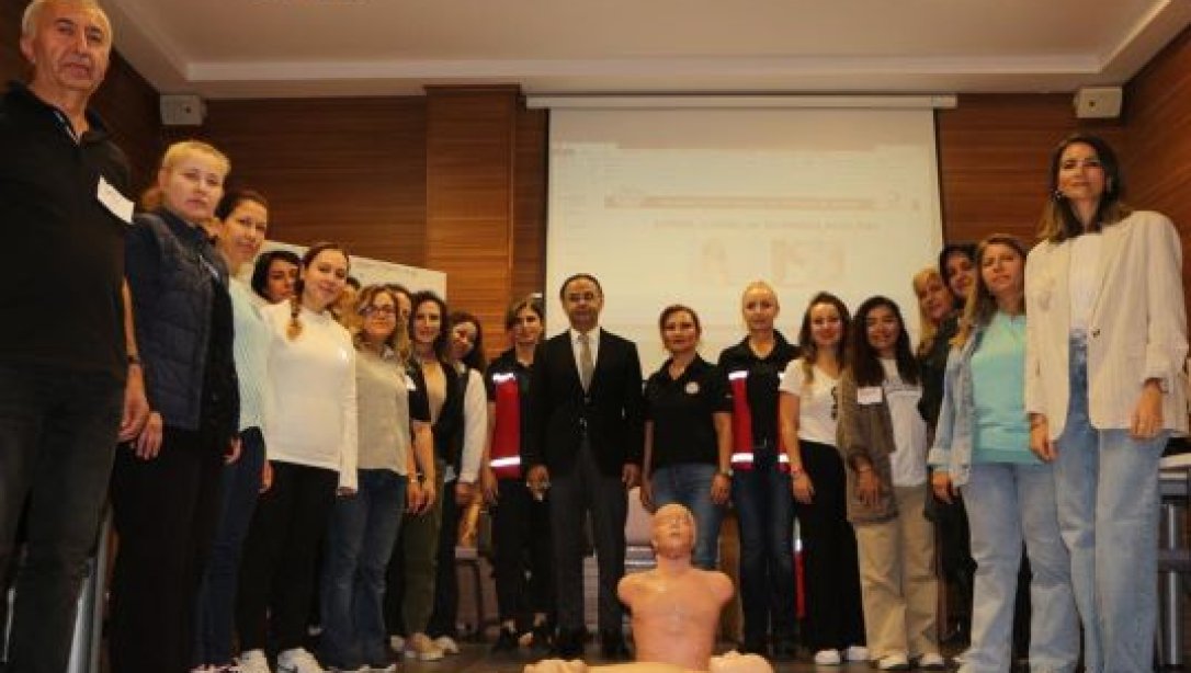 İzmir İl Milli Eğitim Müdürlüğü İlk Yardım Eğitimleri Devam Ediyor