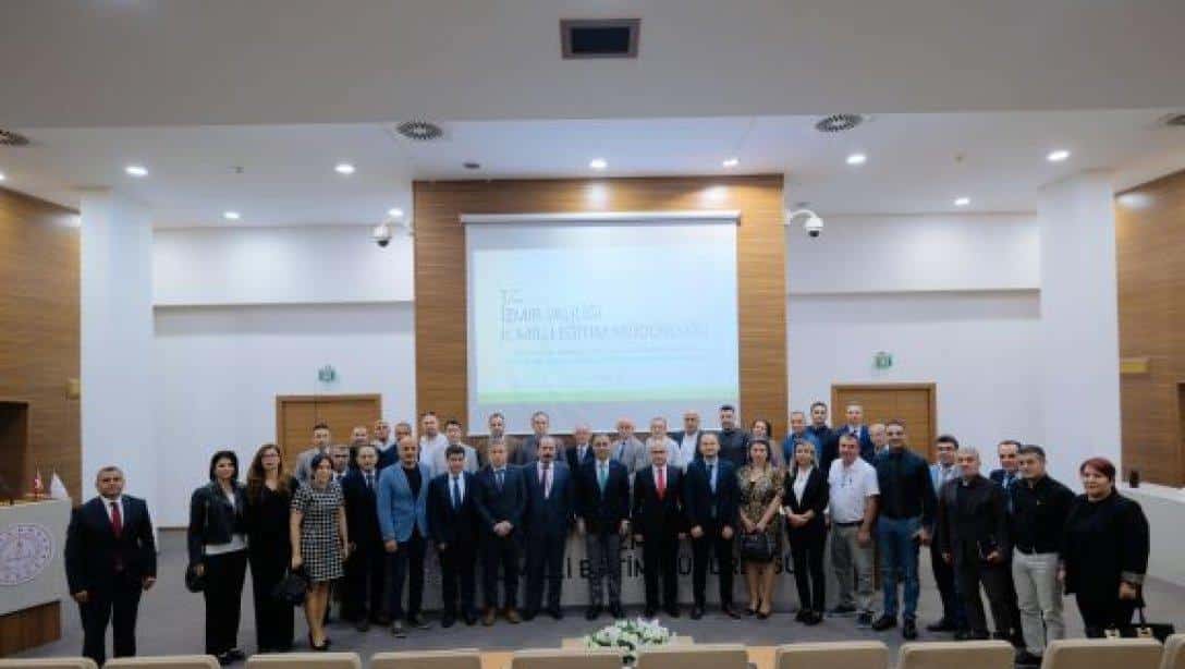 İzmir İl Millî Eğitim Müdürü Dr. Ömer Yahşi Başkanlığında Eğitim Değerlendirme Toplantısı Yapıldı