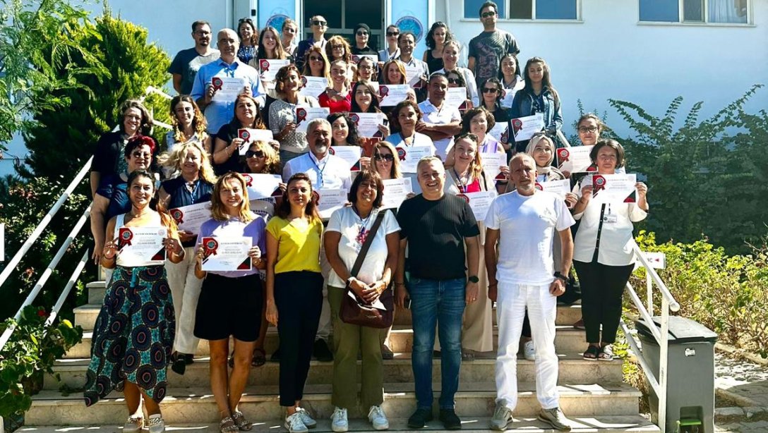 İzmir İl Milli Eğitim Müdürlüğü'nden Erasmus+ Deneyim Paylaşımı Çalıştayı