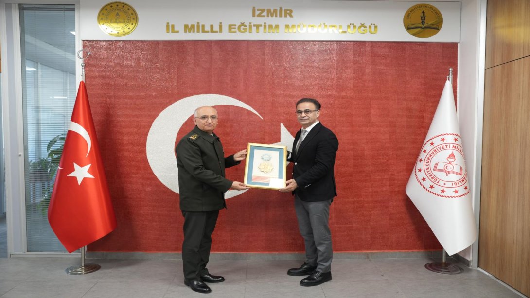 Ege Ordusu  ve Garnizon Komutanı Orgeneral İrfan Özsert, İl Milli Eğitim Müdürü Dr. Ömer Yahşi'yi makamında ziyaret etti