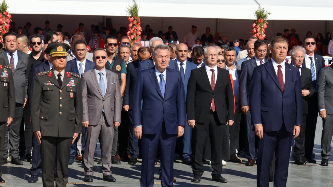 İzmir'in Düşman İşgalinden Kurtuluşunun 103. Yılı Büyük Coşkuyla Kutlandı